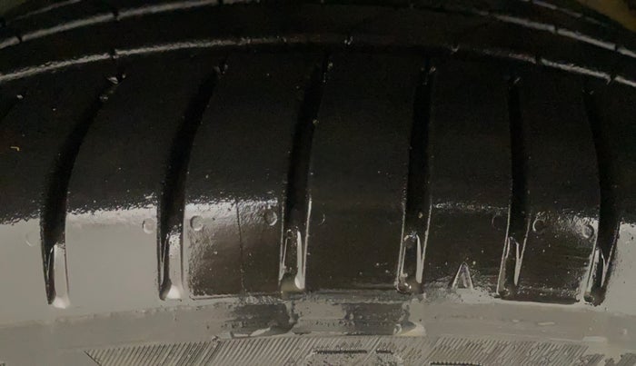 2022 MG HECTOR PLUS SHARP 1.5 PETROL TURBO CVT 6-STR, Petrol, Automatic, 56,089 km, Left Front Tyre Tread