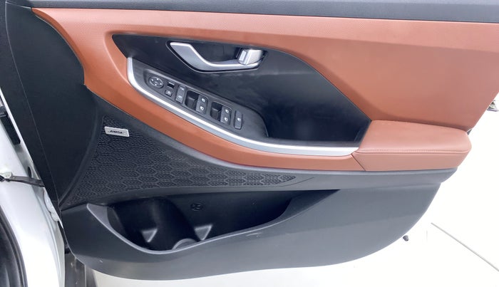 2021 Hyundai ALCAZAR PLATINUM (O) 6STR 2.0 AT, Petrol, Automatic, 9,679 km, Driver Side Door Panels Control