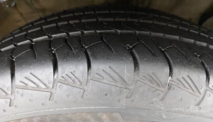 2021 Hyundai ALCAZAR PLATINUM (O) 6STR 2.0 AT, Petrol, Automatic, 9,679 km, Right Front Tyre Tread