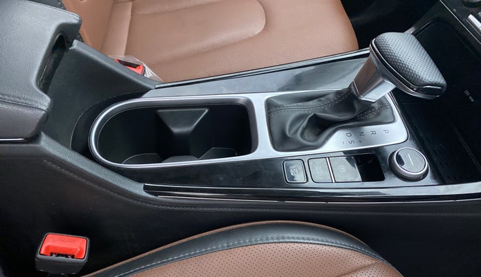 2021 Hyundai ALCAZAR PLATINUM (O) 6STR 2.0 AT, Petrol, Automatic, 9,679 km, Gear Lever