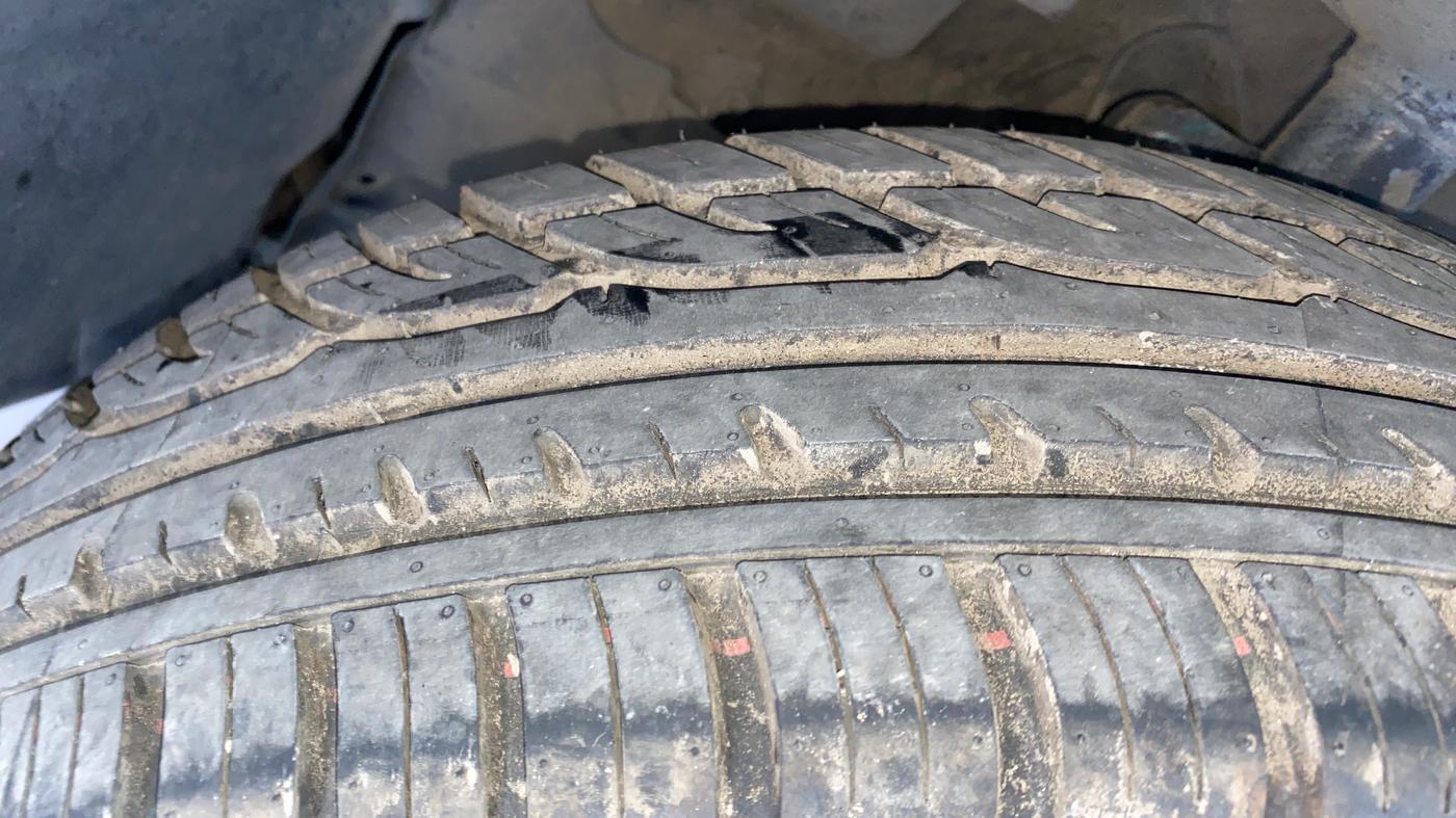 2018 Renault Duster 85 PS RXS MT DIESEL, Diesel, Manual, 41,154 km, Left Front Tyre Tread