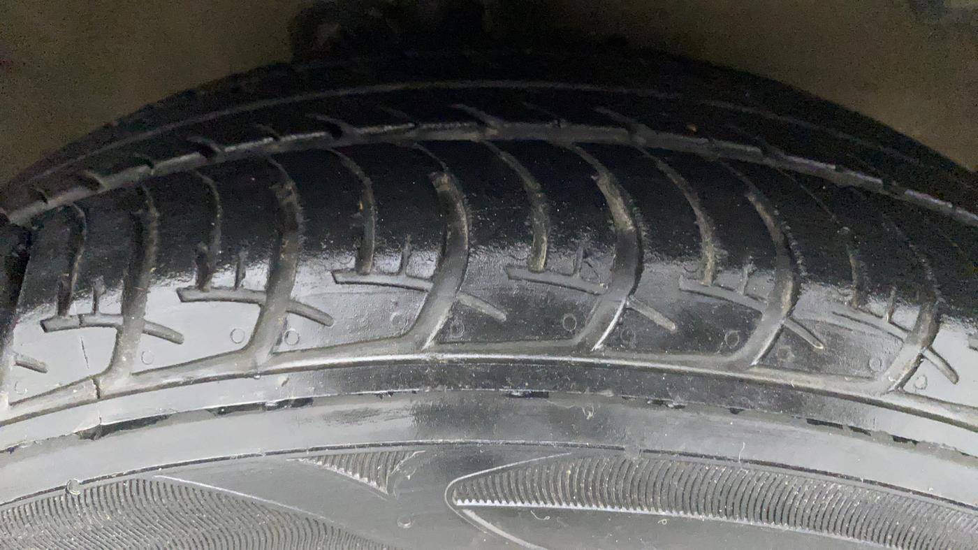 2017 Maruti Celerio VXI AMT (O), Petrol, Automatic, 53,852 km, Right Front Tyre Tread