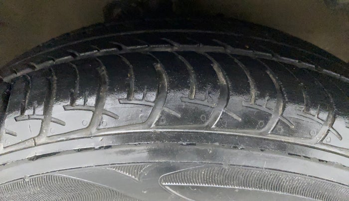 2017 Maruti Celerio VXI AMT (O), Petrol, Automatic, 53,852 km, Right Front Tyre Tread