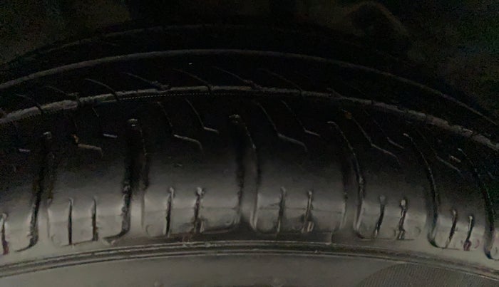 2018 Tata Tiago XZ PETROL, Petrol, Manual, 92,005 km, Right Front Tyre Tread