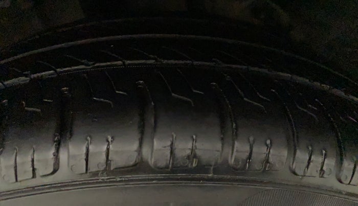 2018 Tata Tiago XZ PETROL, Petrol, Manual, 92,005 km, Left Front Tyre Tread