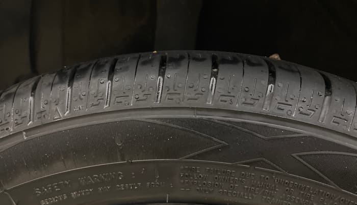2021 Hyundai NEW I20 ASTA (O) 1.2 MT, Petrol, Manual, 33,309 km, Right Rear Tyre Tread