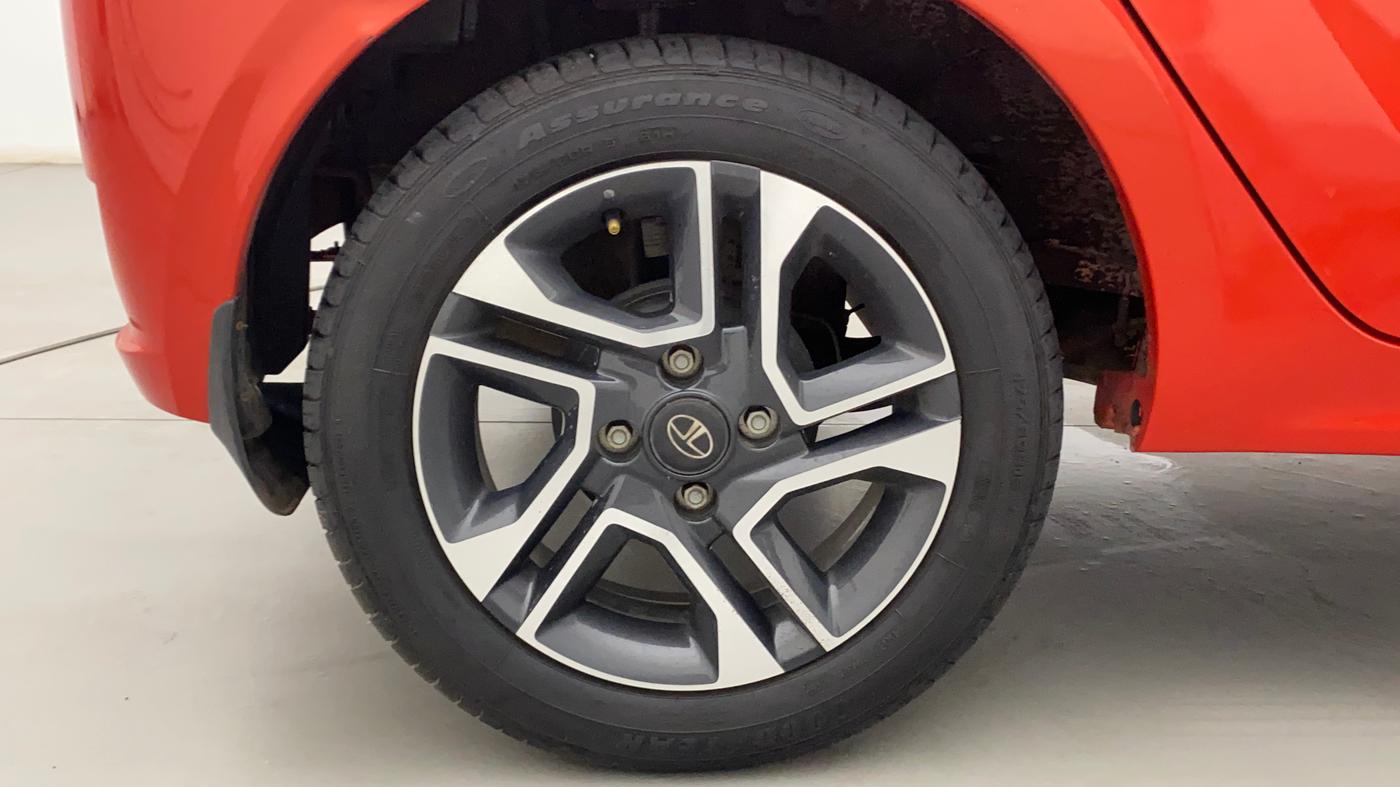 2022 Tata Tiago XZA PLUS DUAL TONE PETROL, Petrol, Automatic, 8,870 km, Right Rear Wheel