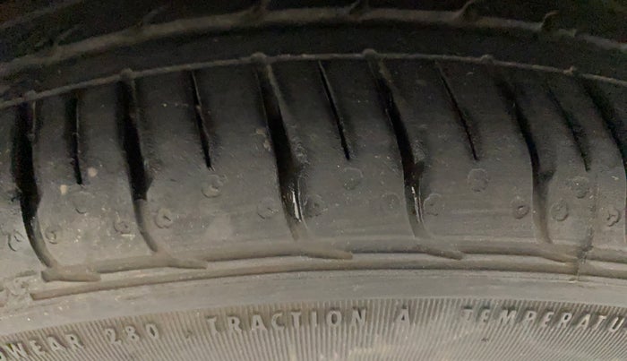 2022 Tata Tiago XZA PLUS DUAL TONE PETROL, Petrol, Automatic, 8,870 km, Right Front Tyre Tread