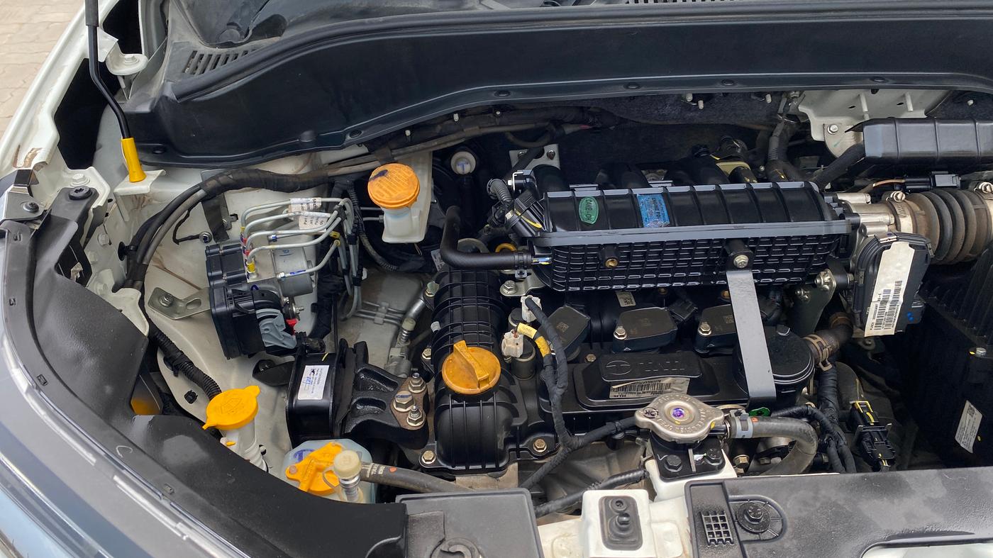 2023 Tata PUNCH Creative Dual Tone AMT Sunroof , Petrol, Automatic, 11,436 km, Engine View - Right