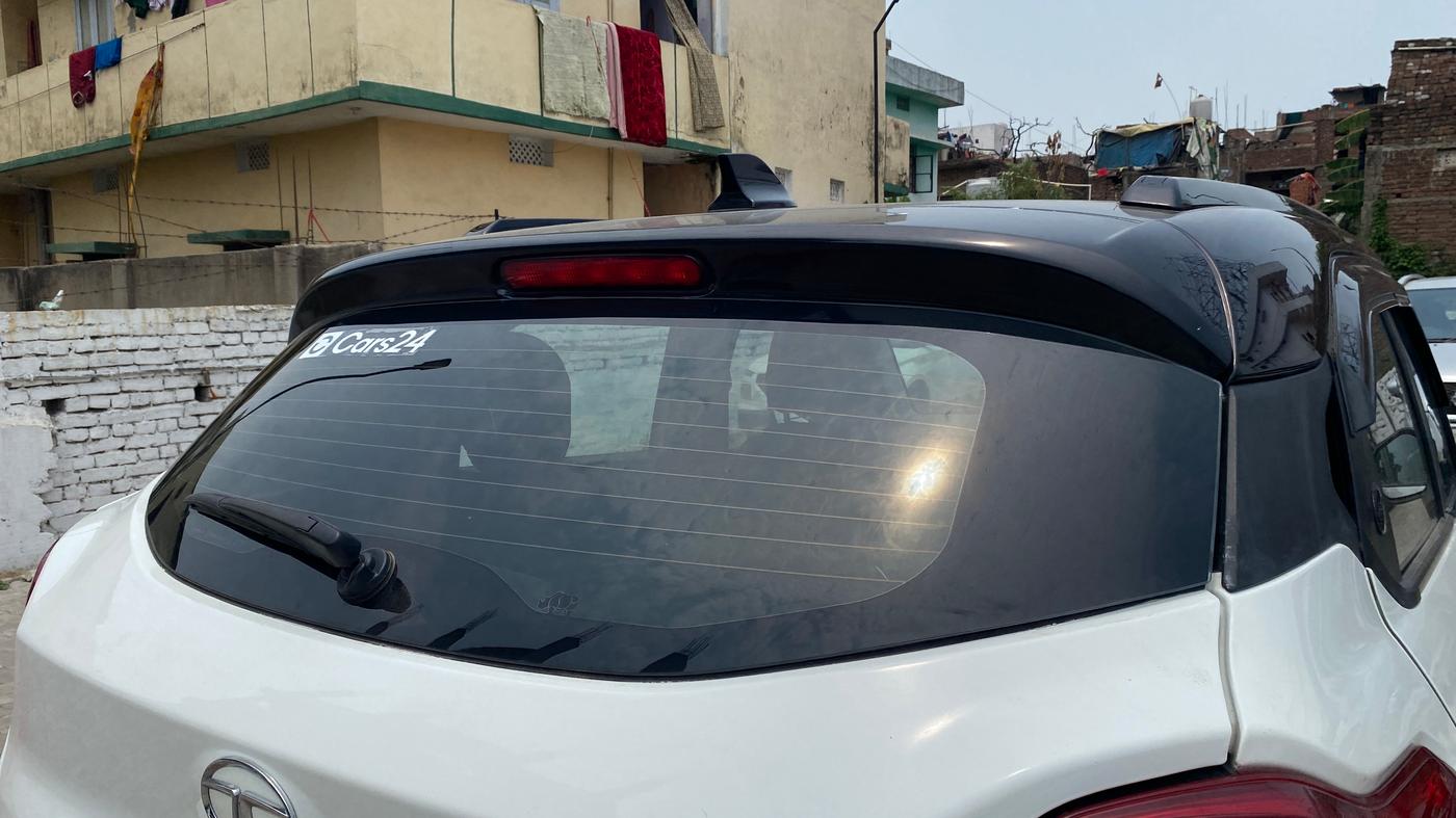2023 Tata PUNCH Creative Dual Tone AMT Sunroof , Petrol, Automatic, 11,436 km, Rear Wiper