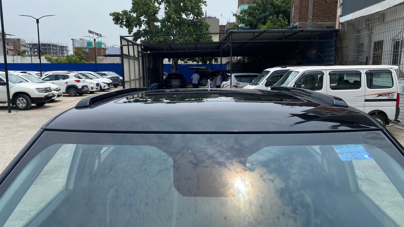 2023 Tata PUNCH Creative Dual Tone AMT Sunroof , Petrol, Automatic, 11,436 km, Moonroof/ Sunroof