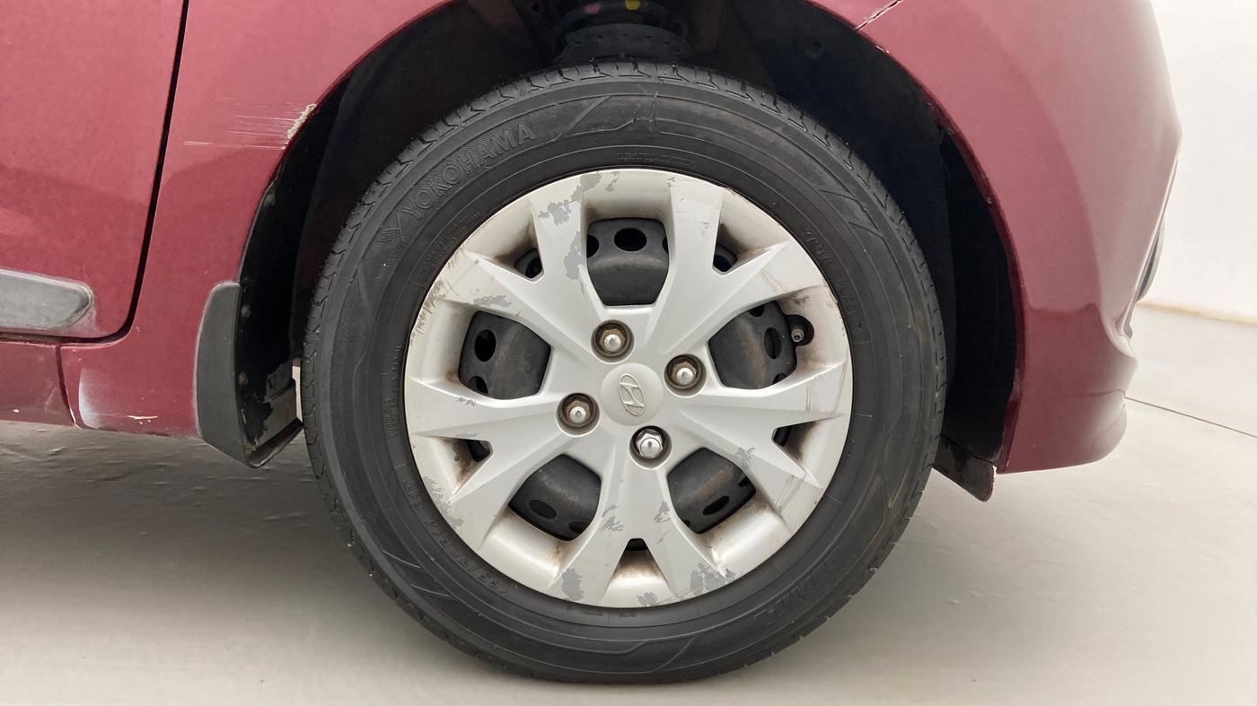 2015 Hyundai Grand i10 MAGNA 1.2 KAPPA VTVT, Petrol, Manual, 1,01,479 km, Right Front Wheel