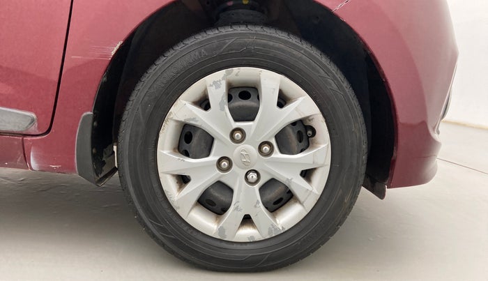2015 Hyundai Grand i10 MAGNA 1.2 KAPPA VTVT, Petrol, Manual, 1,01,479 km, Right Front Wheel