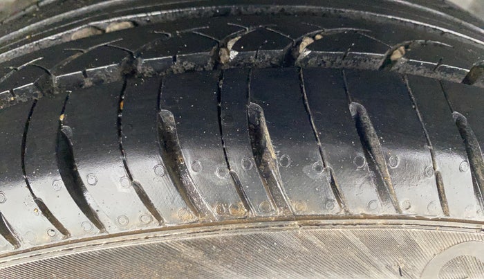 2016 Honda Amaze 1.2L I-VTEC S AT, Petrol, Automatic, 86,111 km, Left Rear Tyre Tread