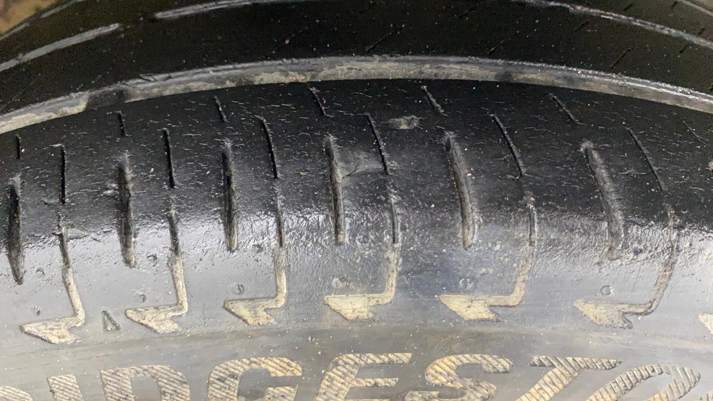 2016 Honda Amaze 1.2L I-VTEC S AT, Petrol, Automatic, 86,111 km, Right Front Tyre Tread