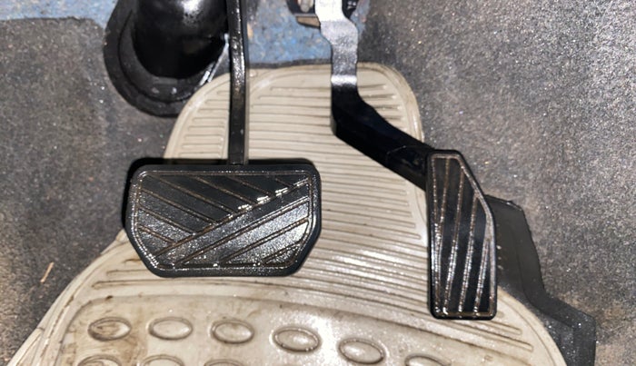 2016 Maruti Wagon R 1.0 VXI (O) AMT, Petrol, Automatic, 48,851 km, Pedals