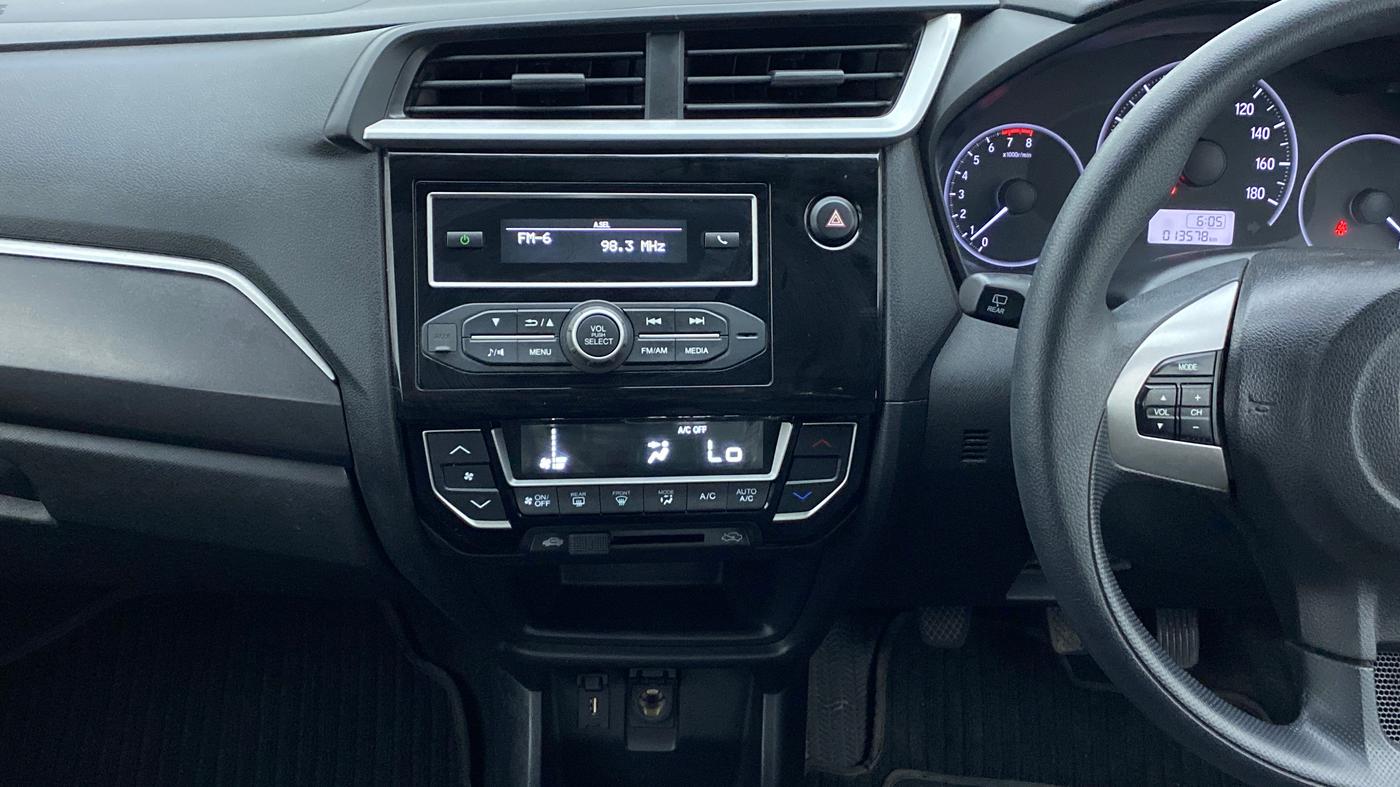 2017 Honda BR-V 1.5 i-VTEC S, Petrol, Manual, 13,613 km, Air Conditioner