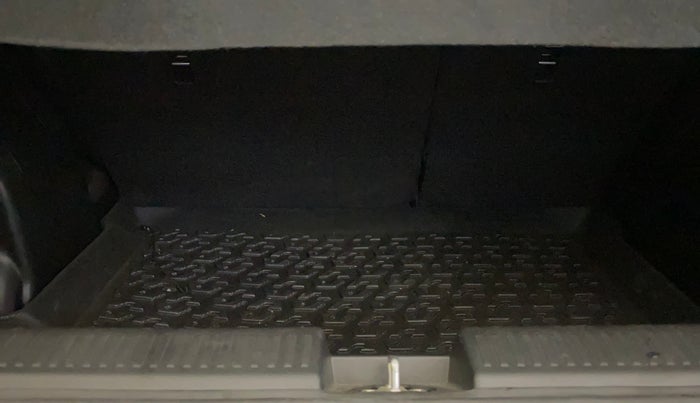 2024 Toyota Urban Cruiser Taisor V 1.0 Petrol MT, Petrol, Manual, 1,798 km, Boot Inside