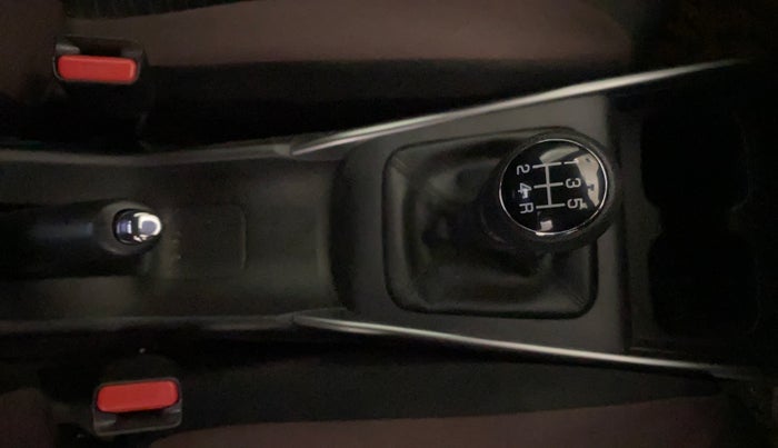 2024 Toyota Urban Cruiser Taisor V 1.0 Petrol MT, Petrol, Manual, 1,798 km, Gear Lever