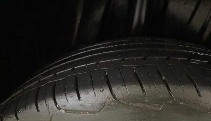 2024 Toyota Urban Cruiser Taisor V 1.0 Petrol MT, Petrol, Manual, 1,798 km, Right Rear Tyre Tread