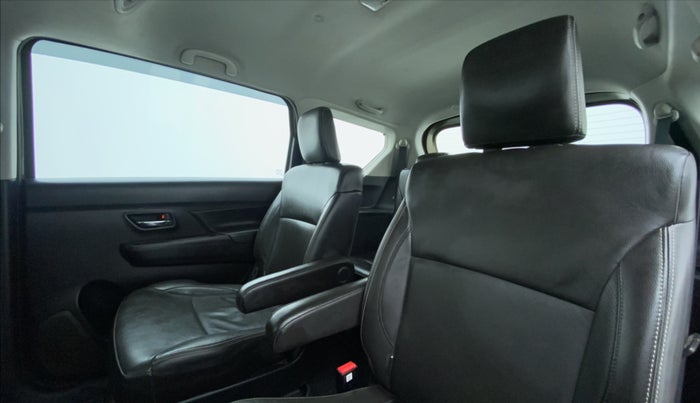 2019 Maruti XL6 ALPHA SHVS  MT, Petrol, Manual, 14,822 km, Right Side Rear Door Cabin