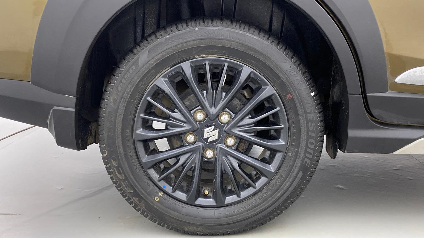2019 Maruti XL6 ALPHA SHVS  MT, Petrol, Manual, 14,822 km, Right Rear Wheel