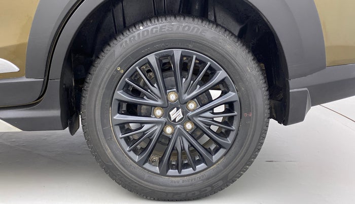 2019 Maruti XL6 ALPHA SHVS  MT, Petrol, Manual, 14,822 km, Left Rear Wheel