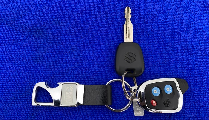 2016 Maruti Alto K10 VXI, Petrol, Manual, 56,067 km, Key Close Up