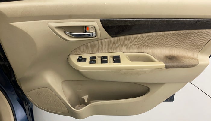 2014 Maruti Ertiga VXI, CNG, Manual, 66,198 km, Driver Side Door Panels Control