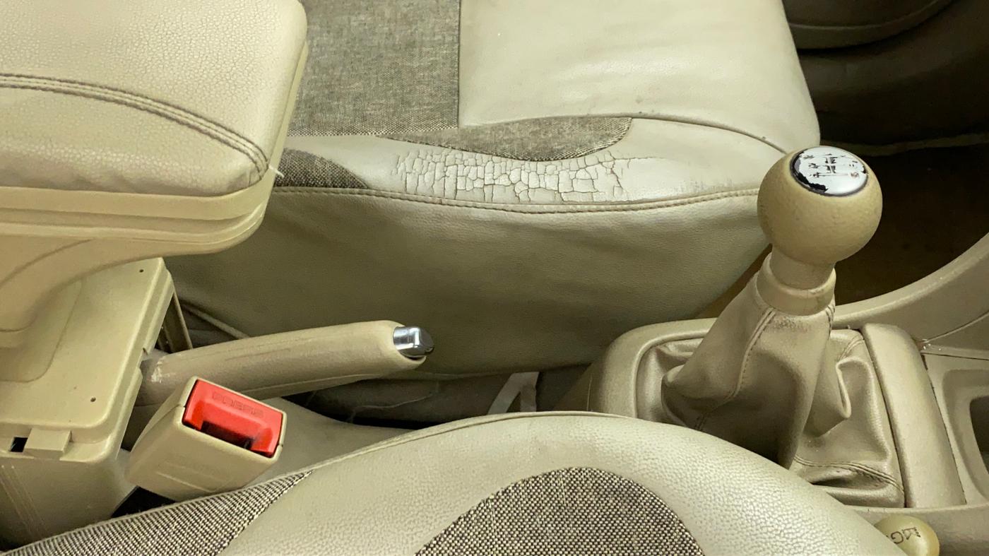 2014 Maruti Ertiga VXI, CNG, Manual, 66,198 km, Gear Lever