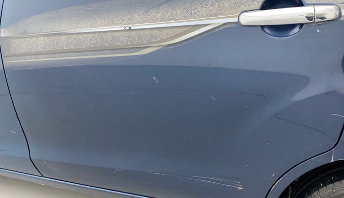 2014 Maruti Ertiga VXI, CNG, Manual, 66,198 km, Rear left door - Slightly dented