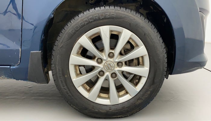 2014 Maruti Ertiga VXI, CNG, Manual, 66,198 km, Right Front Wheel