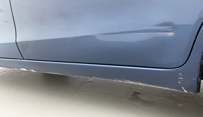 2014 Maruti Ertiga VXI, CNG, Manual, 66,198 km, Left running board - Slightly dented