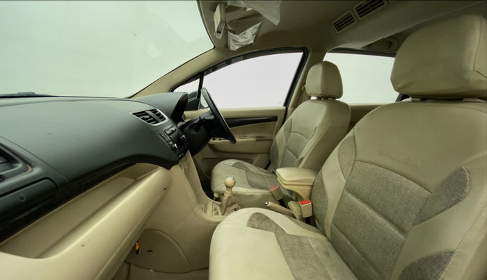 2014 Maruti Ertiga VXI, CNG, Manual, 66,198 km, Right Side Front Door Cabin