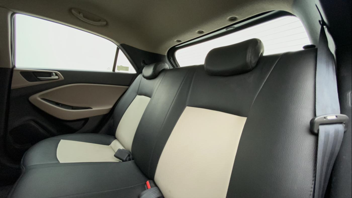 2016 Hyundai Elite i20 ASTA 1.2, Petrol, Manual, 62,760 km, Right Side Rear Door Cabin