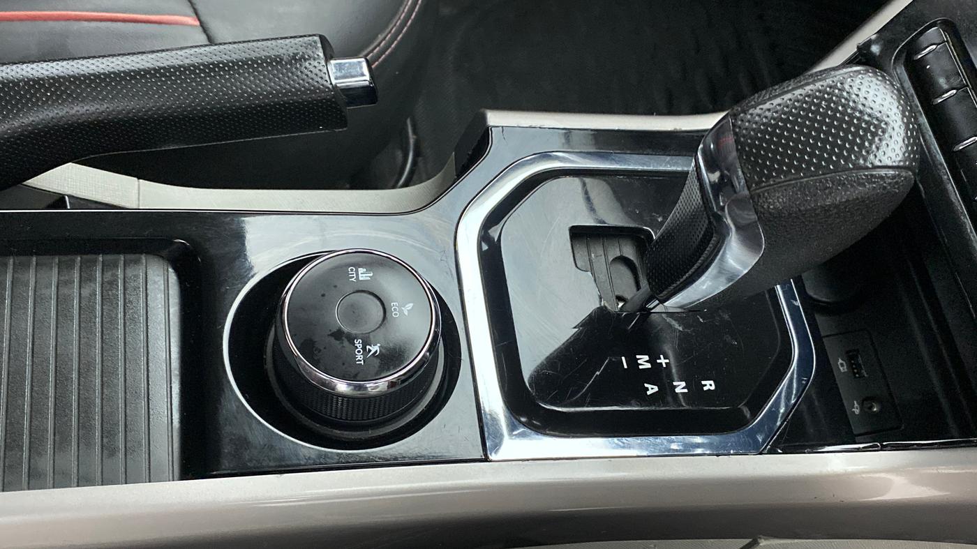 2019 Tata NEXON XZA + 1.2 PETROL A/T, Petrol, Automatic, 4,884 km, Gear Lever