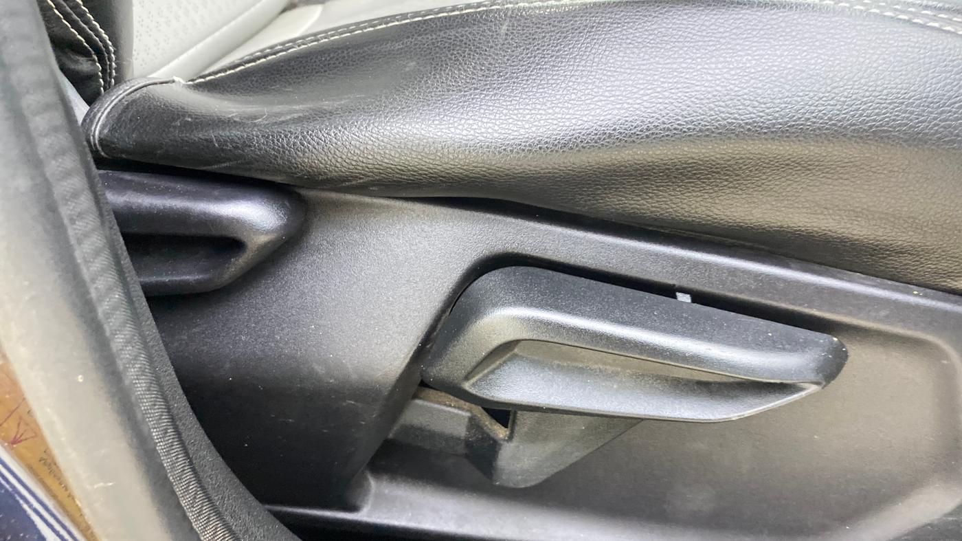 2023 Tata Tiago XT PETROL, Petrol, Manual, 29,438 km, Driver Side Adjustment Panel