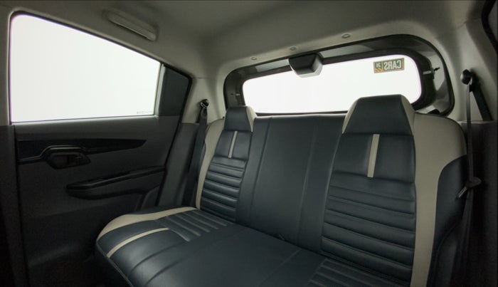 2018 Mahindra KUV 100 NXT K4+ P 6 STR, Petrol, Manual, 43,626 km, Right Side Rear Door Cabin