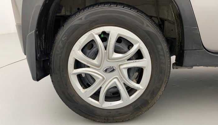 2018 Mahindra KUV 100 NXT K4+ P 6 STR, Petrol, Manual, 43,626 km, Right Rear Wheel