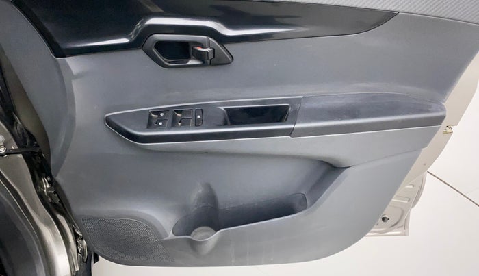 2018 Mahindra KUV 100 NXT K4+ P 6 STR, Petrol, Manual, 43,626 km, Driver Side Door Panels Control