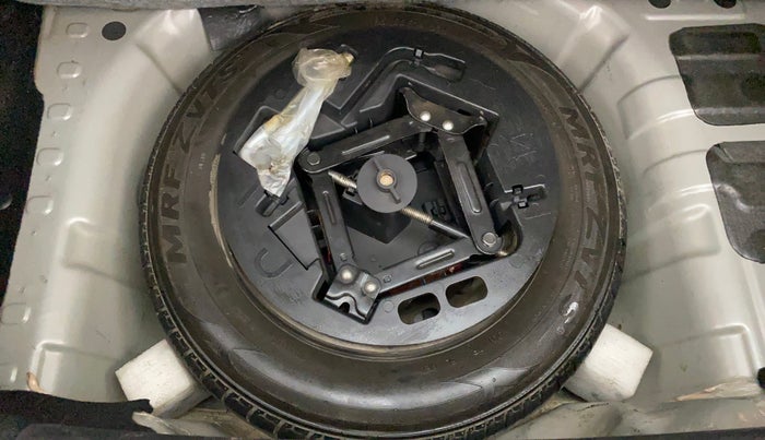 2018 Mahindra KUV 100 NXT K4+ P 6 STR, Petrol, Manual, 43,626 km, Spare Tyre