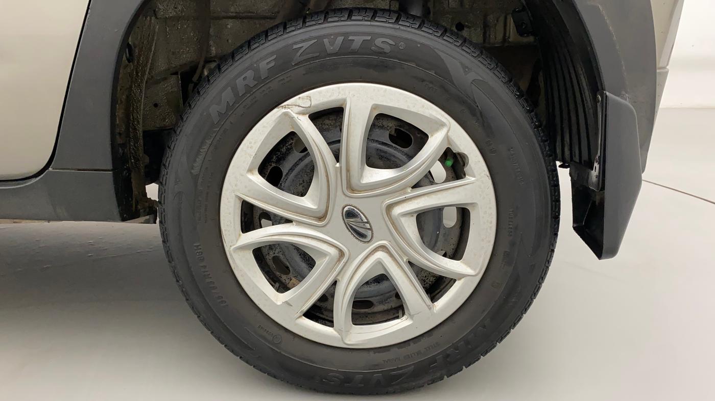 2018 Mahindra KUV 100 NXT K4+ P 6 STR, Petrol, Manual, 43,626 km, Left Rear Wheel