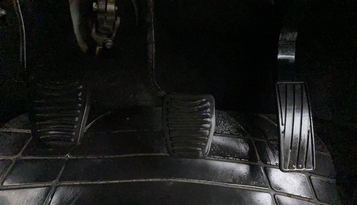 2018 Mahindra KUV 100 NXT K4+ P 6 STR, Petrol, Manual, 43,626 km, Pedals