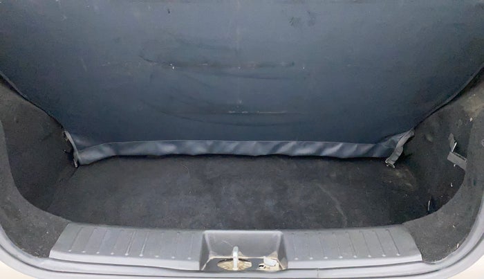 2018 Mahindra KUV 100 NXT K4+ P 6 STR, Petrol, Manual, 43,626 km, Boot Inside