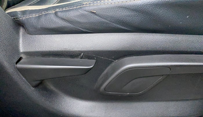 2018 Mahindra KUV 100 NXT K4+ P 6 STR, Petrol, Manual, 43,626 km, Driver Side Adjustment Panel