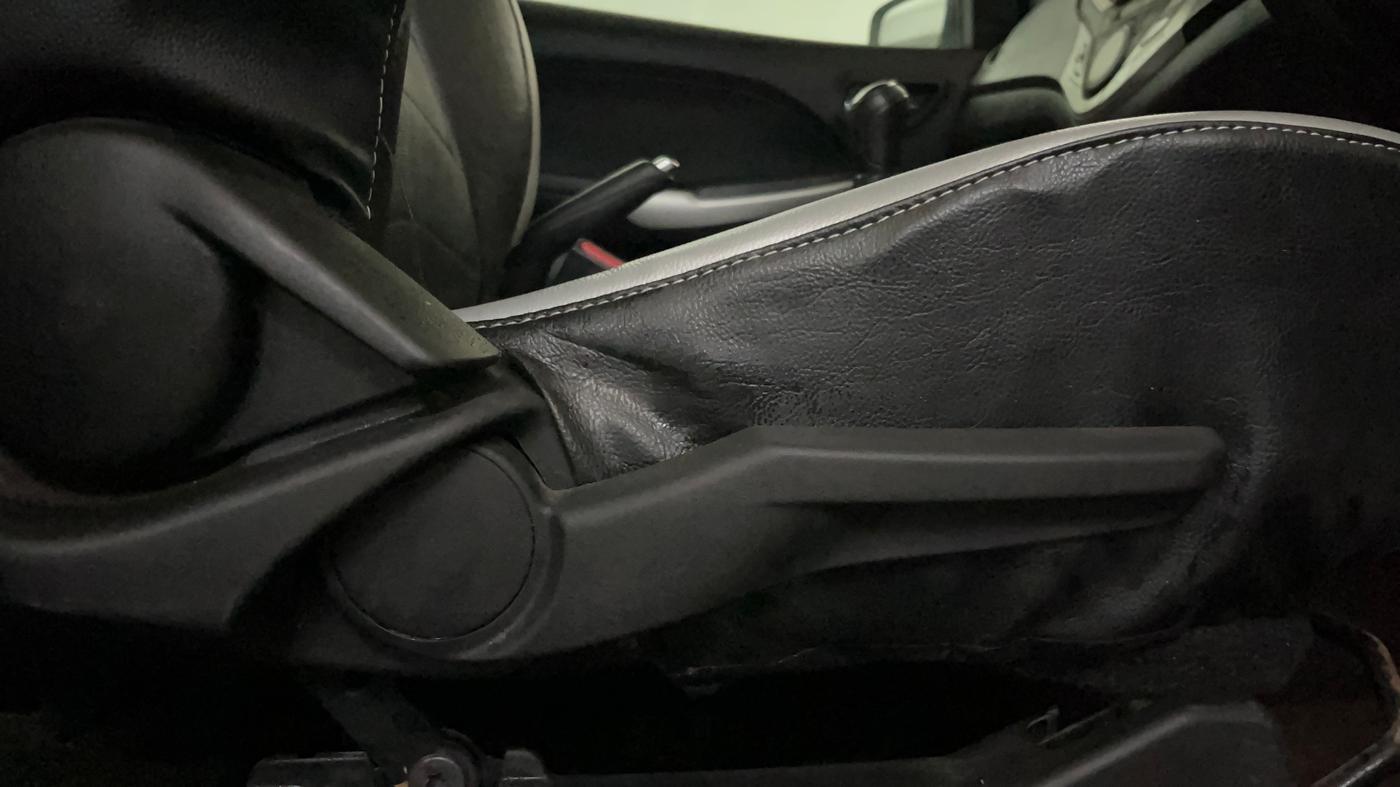 2015 Maruti Baleno ZETA PETROL 1.2, Petrol, Manual, 21,311 km, Driver Side Adjustment Panel