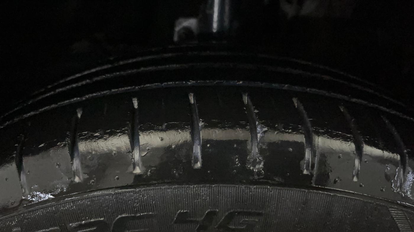 2015 Maruti Baleno ZETA PETROL 1.2, Petrol, Manual, 21,311 km, Left Front Tyre Tread