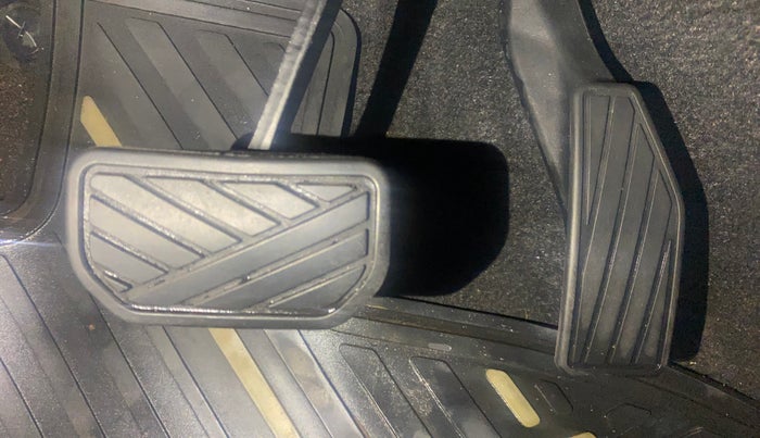 2018 Maruti IGNIS DELTA 1.2 AMT, Petrol, Automatic, 28,083 km, Pedals