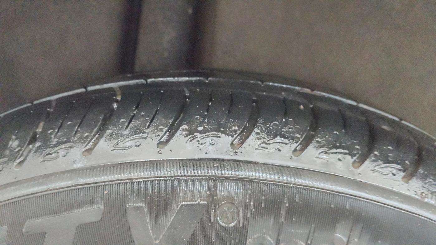 2015 Maruti Ciaz ZXI, Petrol, Manual, 76,102 km, Right Rear Tyre Tread