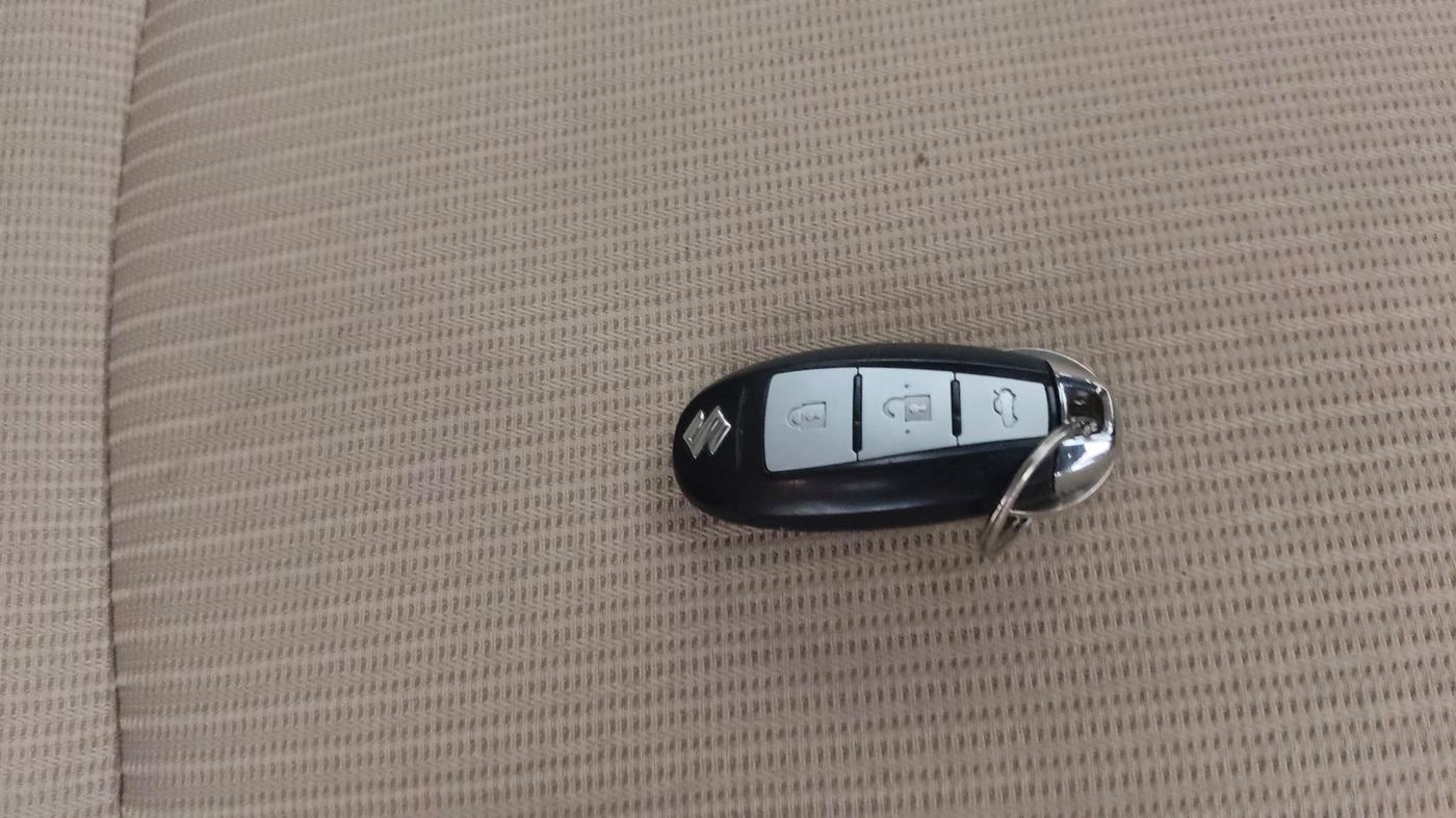 2015 Maruti Ciaz ZXI, Petrol, Manual, 76,102 km, Key Close Up
